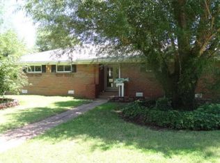 421 N West St, Cordell, OK 73632