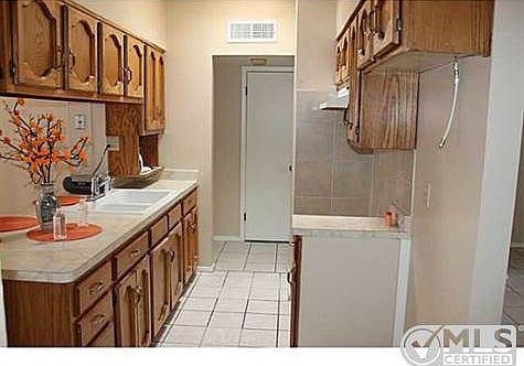 3rd image of 195 Flint Cir