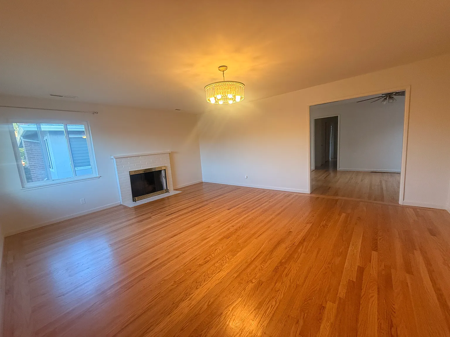 3 bed, 1154 sqft, $5,150 — Photo 4