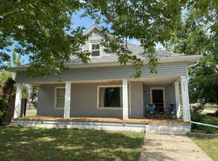 602 N D St, Fairfield, NE 68938