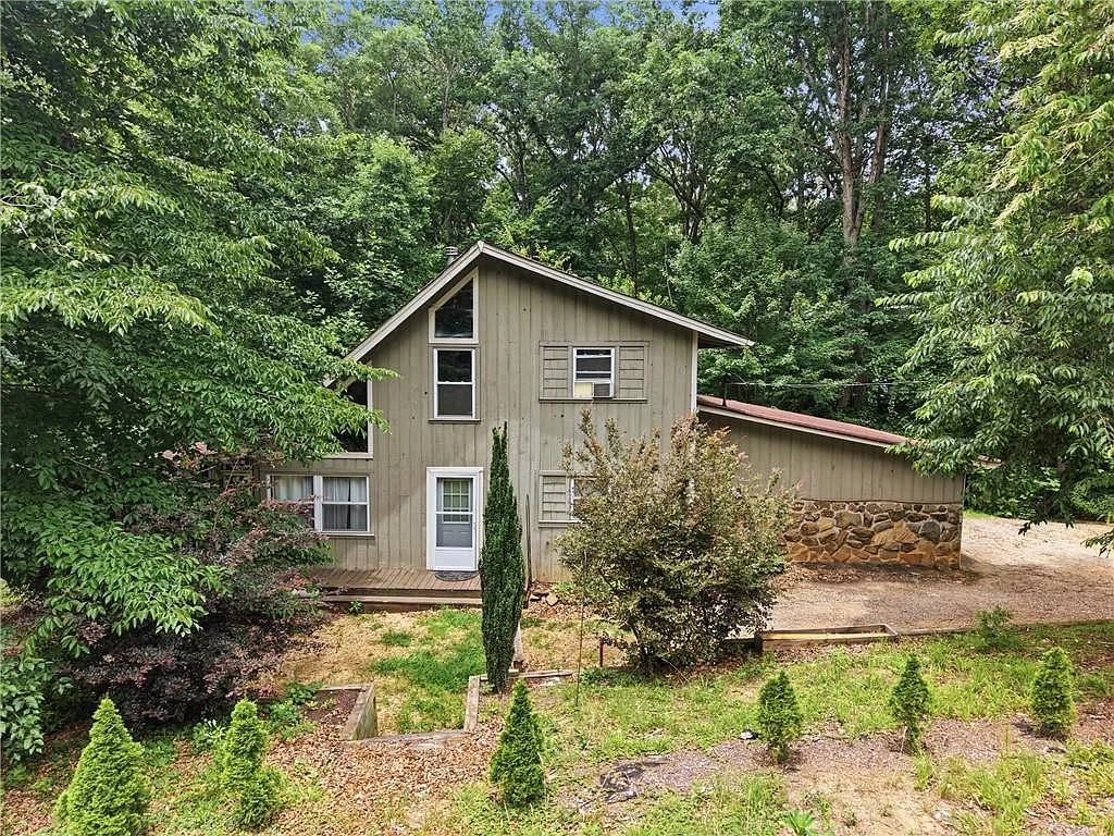 3 bed, 3.0 bath, 1584 sqft, $2,450 — Photo 1