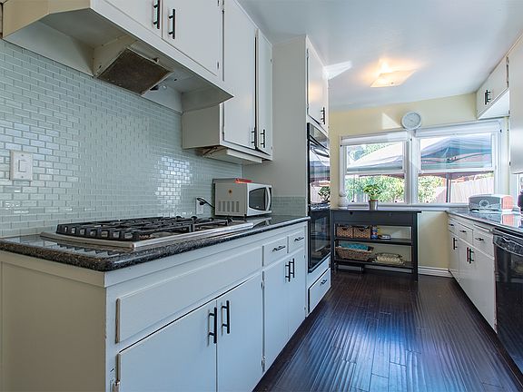 5th image of 1013 Nutwood Ave