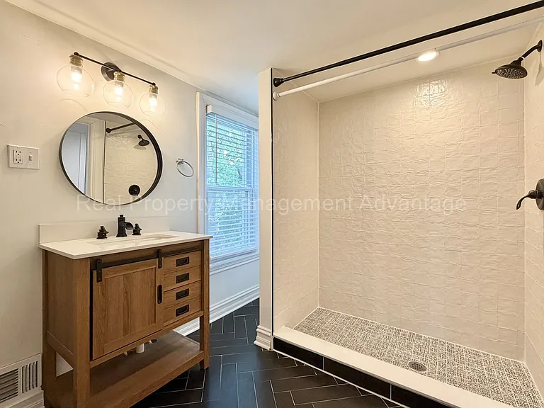 1330 E Chesterfield St — Photo 26
