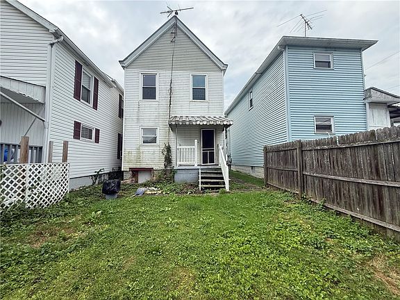 3rd image of 105 18th St