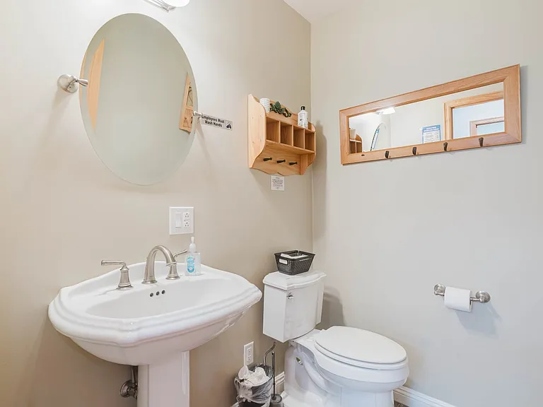 1527 N Valley St — Photo 9