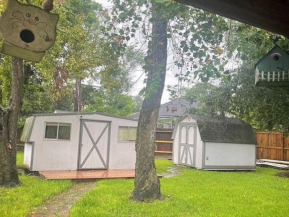 2nd image of 1205 Lamar Dr