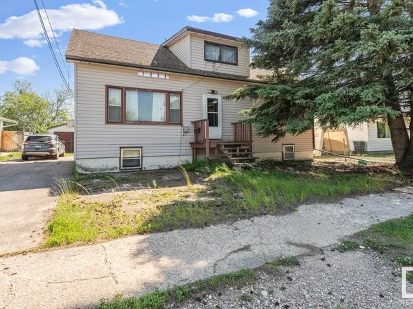 4715 47th Ave, Cold Lake, AB T9M 1Y5