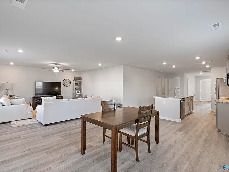 27758 Whitechapel Dr — Photo 4