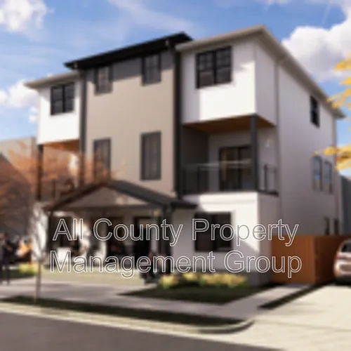 3120 Greene Ave Photo 1