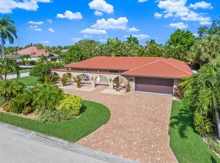 465 Partridge Cir, Sarasota, FL 34236