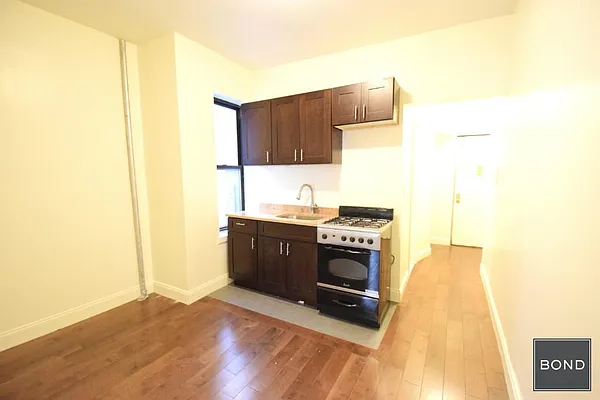 Rented by Bond New York | media 5