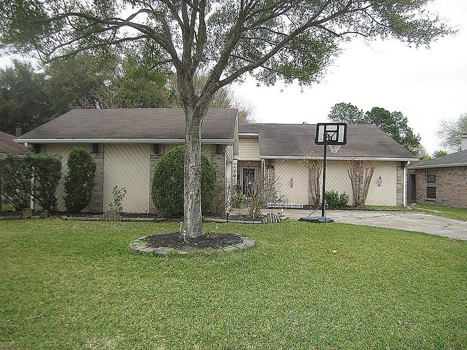 1st image of 15722 Crystal Grove Dr