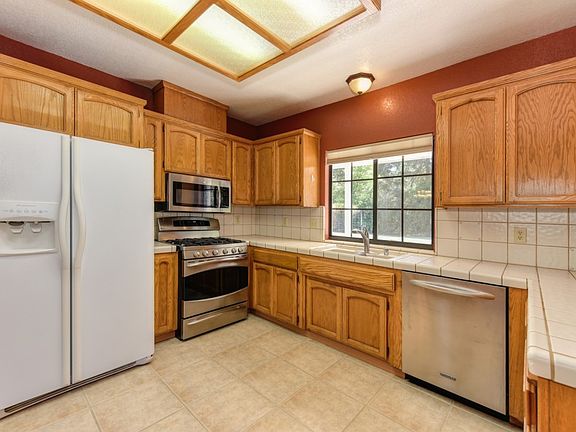 5th image of 8146 Sunset Ave