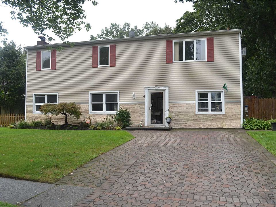 1st image of 4 Plaza Ln