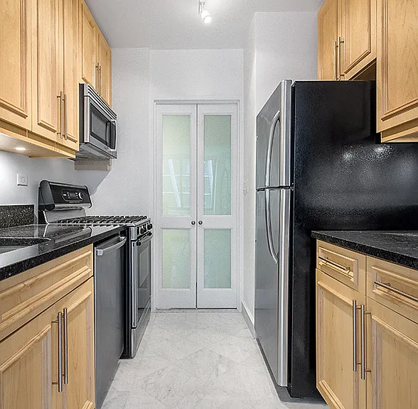 145 W 67th St #12K — Photo 2