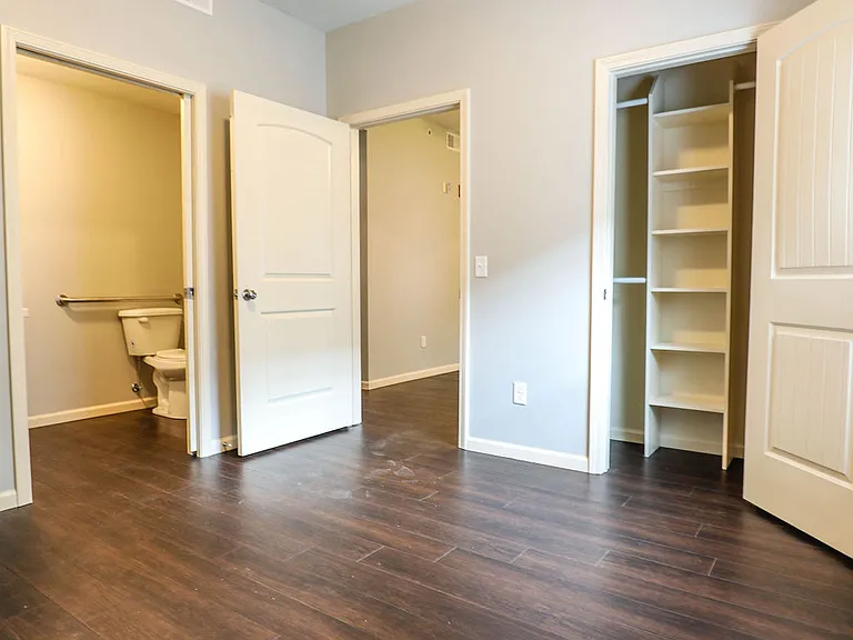 600 E Harrison St — Photo 13