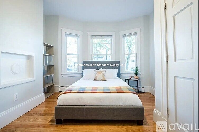 1st image of 88 Hampshire St #0