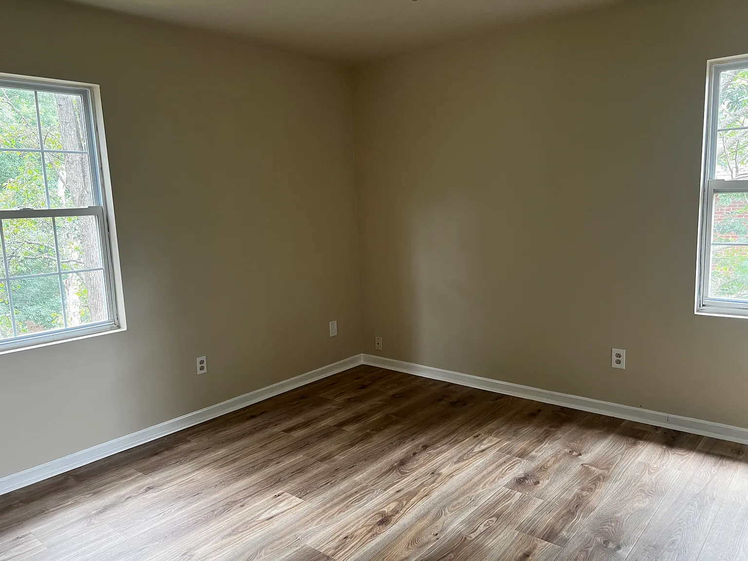 4 bed, 2000 sqft, $2,100 — Photo 3