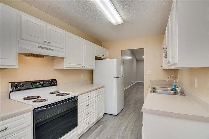 2 bed, 2.0 bath, 1292 sqft, $1,500 — Photo 3