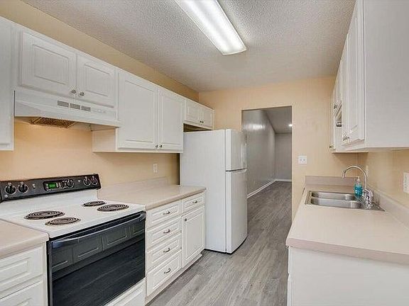 3rd image of 3013 Abba Dr