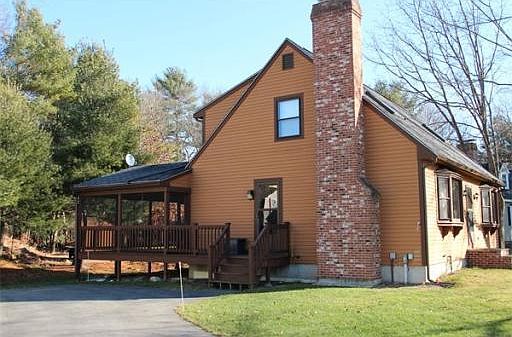 3rd image of 3 Village Ln