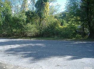 1645 Stanley Rd, Mattituck, NY 11952