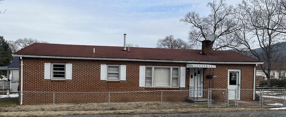 1st image of 1308 Maple Ave