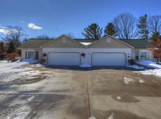 326 Golfview Ln, Elk Rapids, MI 49629