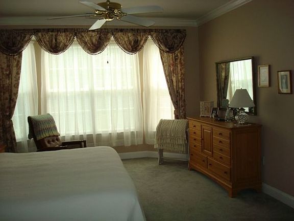 4th image of 104 Haverhill Ct