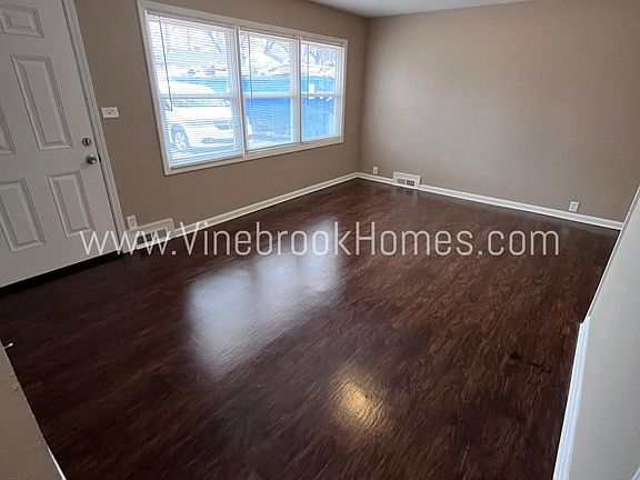 5th image of 11119 Winchester Ave