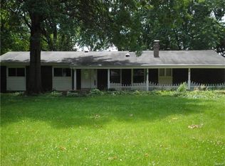 48 Queens Dr, Florissant, MO