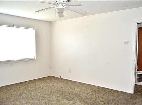 Plenty of natural light in the living room