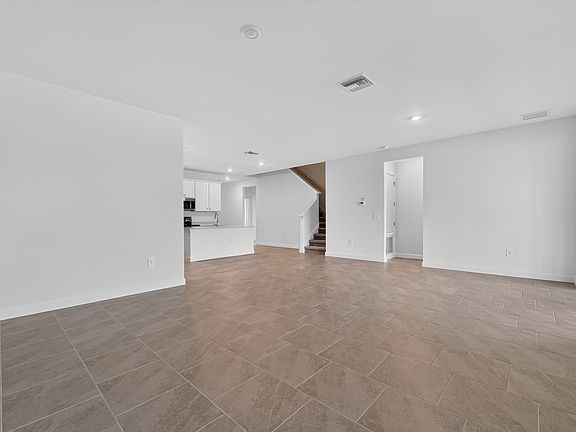 07 13290 Grassmere Ct Living room 4490