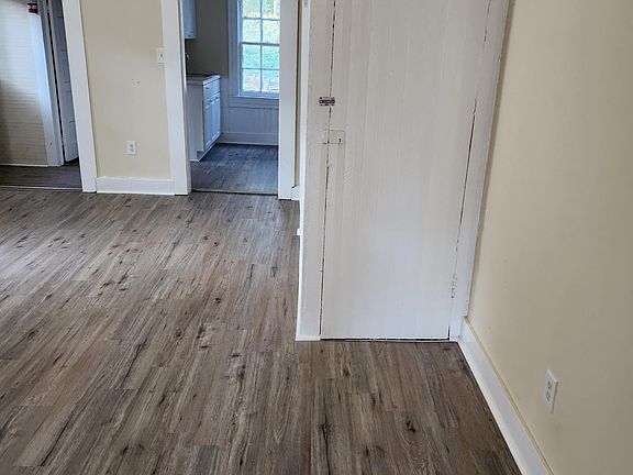 4th image of 541 Hinton St