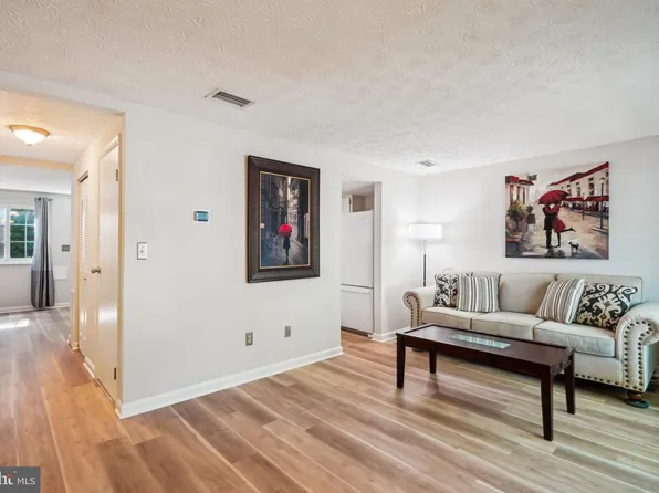 1669 Sierra Woods Ct, Reston, VA 20194