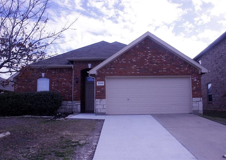 1st image of 3220 Crofton Dr