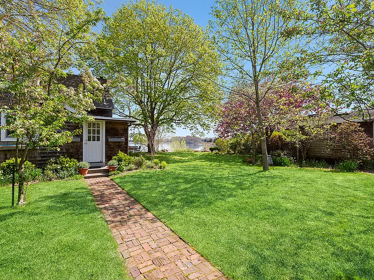 7 Bayview Rd — Photo 12