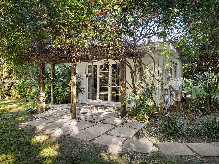 7290 SW 77th Ter — Photo 32