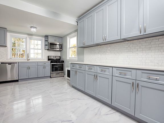 4th image of 57 Hearst St