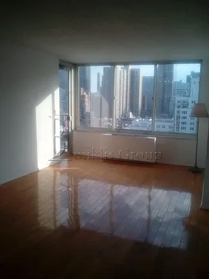 Rented by Bouklis Group | media 21