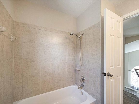 5th image of 11112 Persimmon Gap Dr