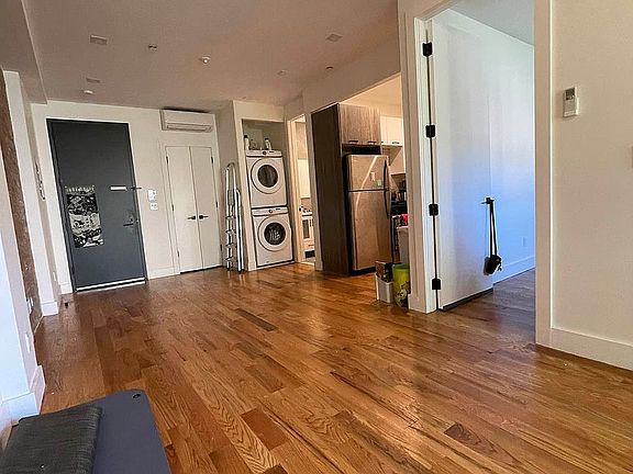 3rd image of 327 S 5th St #2B