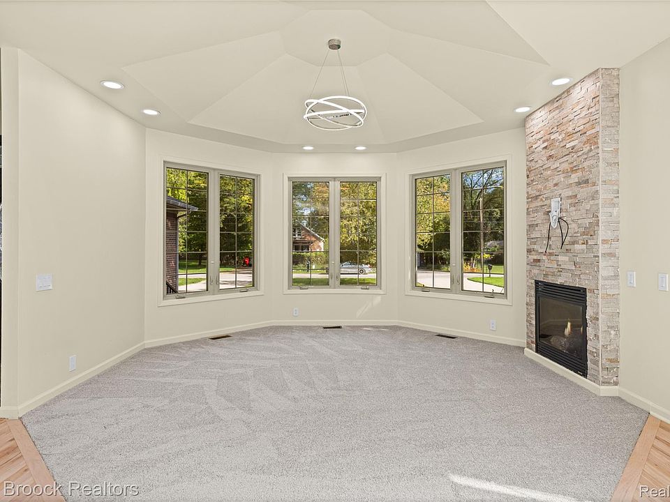 23351 Churches St, photo 12
