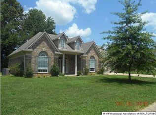 140 Shadow Ln, Batesville, MS 38606
