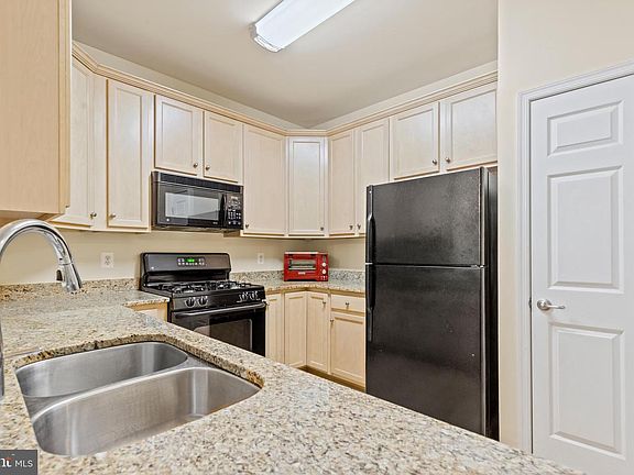 5th image of 3840 Lightfoot St Unit 141