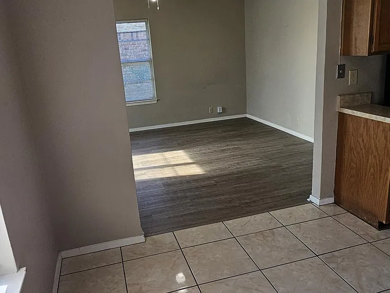 215 Fireside Village Dr — Photo 9