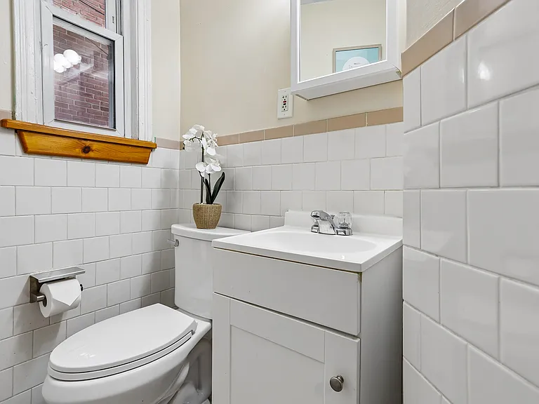 147 Denison St #1 — Photo 18