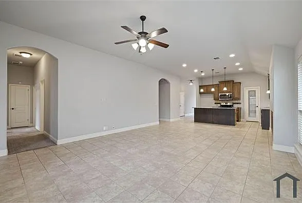 4228 Sweet Clover Ln — Photo 10