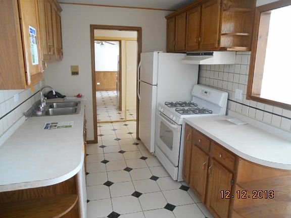 5th image of 18W125 63rd St APT 105A