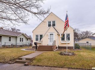 414 45th St, Moline, IL 61265